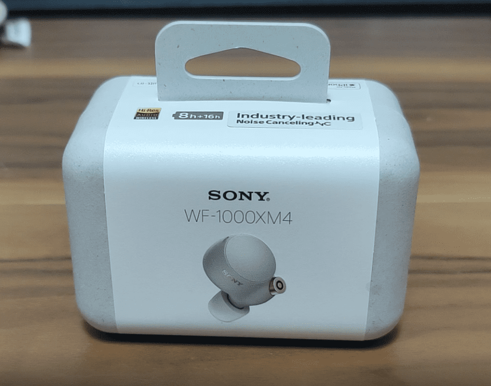 辛口レビュー】SONY WF-1000XM4を自腹購入したのでレビュー！XM3と比較、初期不良問題、音質や遅延について